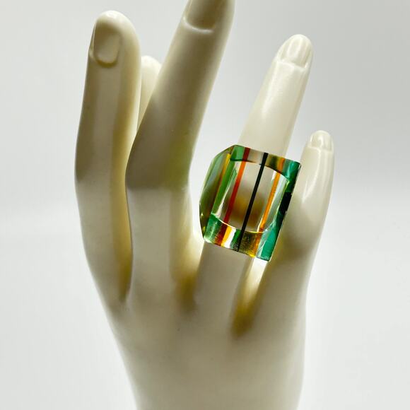Vintage 60s Mod Lucite Dome Ring Green Yellow Retro Futuristic Size 6 - Picture 7 of 8